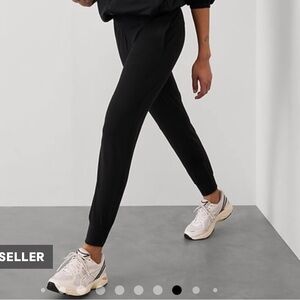 EUC Athleta salutation cargo jogger medium tall